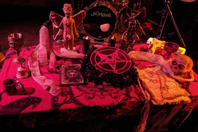 HELL-O-WEEN Brings Down the House